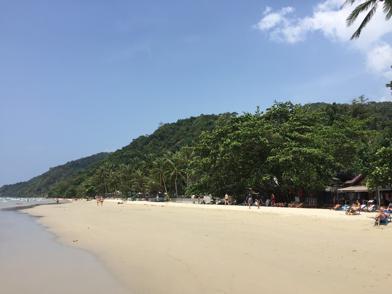 Fotografie cu White Sand beach - locul popular printre cunoscătorii de relaxare