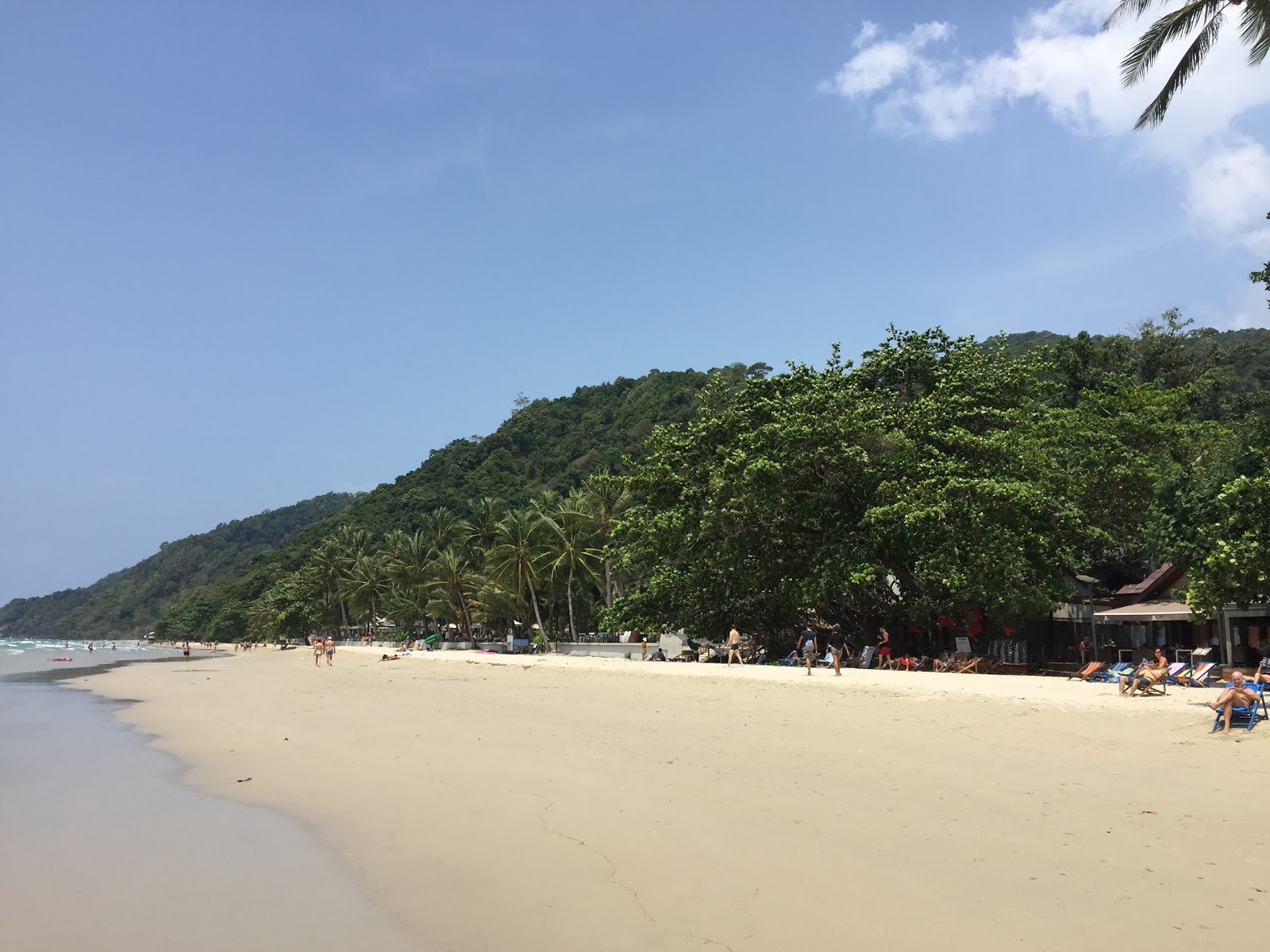 Fotografija White Sand beach priljubljeno mesto med poznavalci sprostitve