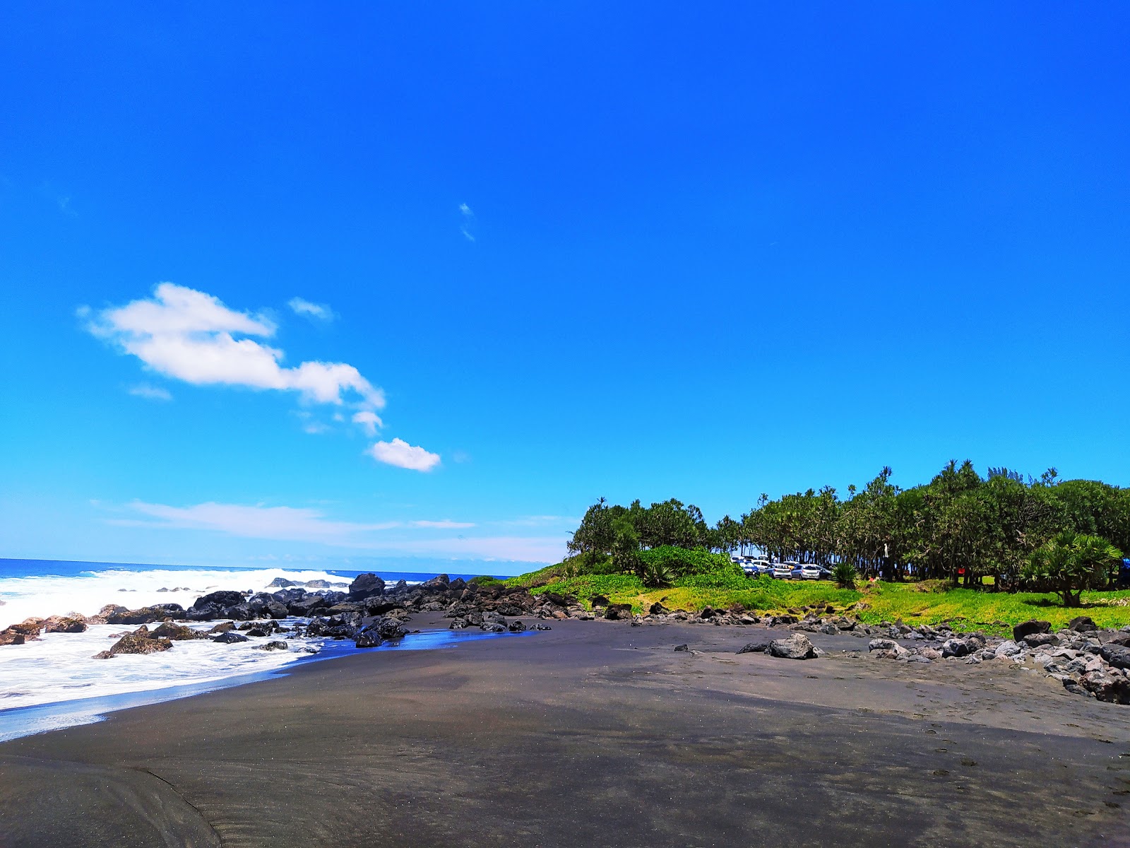 Marina Beach Vincendo的照片 带有宽敞的海湾