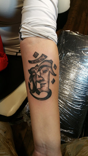 Tattoo Shop «Natives with Ink. Tattoos Paintings & Designs», reviews and photos, 40 Montauk Hwy, Southampton, NY 11968, USA