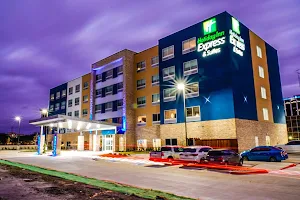 Holiday Inn Express & Suites Dallas Market Ctr - Love Field, an IHG Hotel image