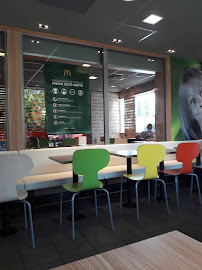 Atmosphère du Restaurant de hamburgers McDonald's à Halluin - n°7