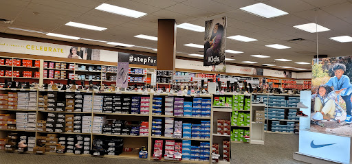 Shoe Store «Famous Footwear», reviews and photos, 31 Furlong Dr, Revere, MA 02151, USA