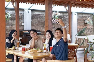 Omah Majapahit Cafe & Resto image