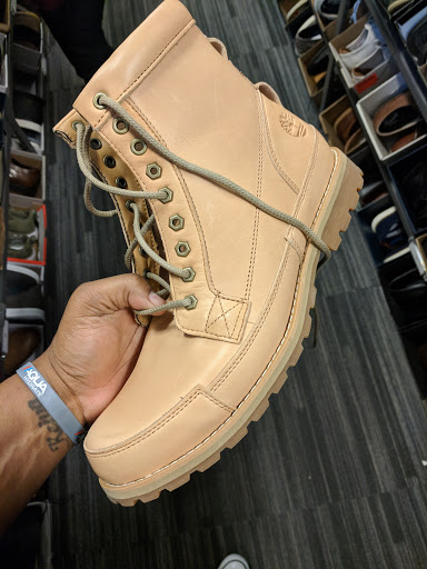 Department Store «Nordstrom Rack Tempe Marketplace», reviews and photos, 1900 E Rio Salado Pkwy, Tempe, AZ 85281, USA