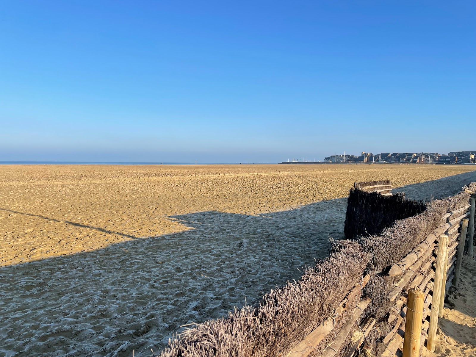 Fotografija Plaža Deauville z dolga ravna obala