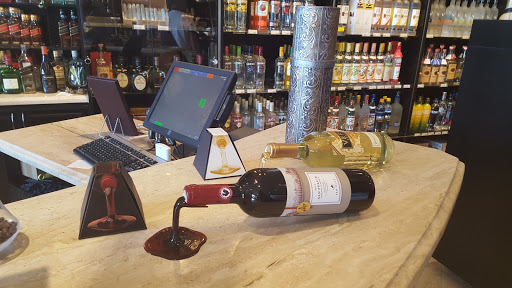 Wine Store «Wine & Spirits Emporium», reviews and photos, 10730 NW 74th St, Medley, FL 33178, USA