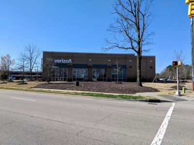 Cell Phone Store «Verizon», reviews and photos, 1910 Walnut St, Cary, NC 27518, USA