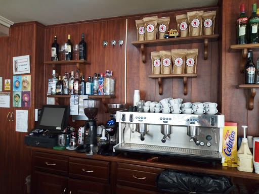 Información y opiniones sobre Cafetería Colombia Baza de Baza