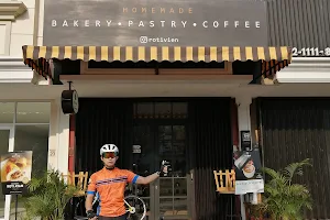 Roti Vien Gading Serpong - Bakery & Coffee image
