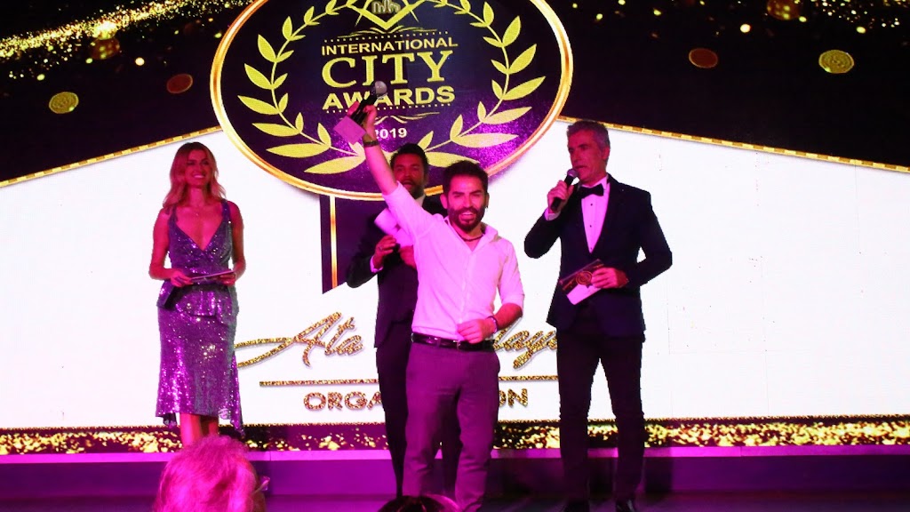 Hair Stylist Ali Akduru 10024