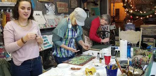 Furniture Store «drab to Fab Furnishings», reviews and photos, 209 S Main St, Winchester, IN 47394, USA