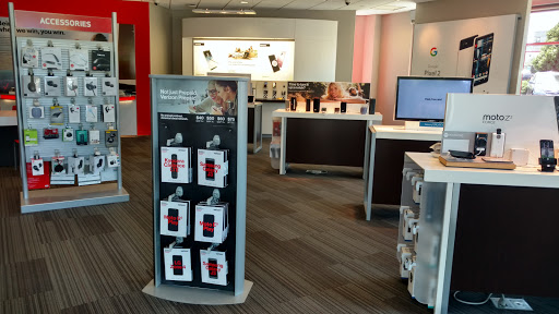 Cell Phone Store «Verizon», reviews and photos, 1201 Kings Hwy, Fairfield, CT 06824, USA