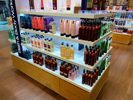 Shopping Mall «Great Northern Mall», reviews and photos, 4954 Great Northern Mall, North Olmsted, OH 44070, USA