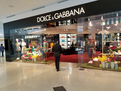 Shopping Mall «Beverly Center», reviews and photos, 8500 Beverly Blvd, Los Angeles, CA 90048, USA