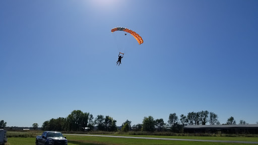 Skydiving center Independence