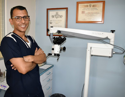 Dr. Everardo Escobedo. Endodoncia microscopica, implantes y rehabilitacion Oral especializada