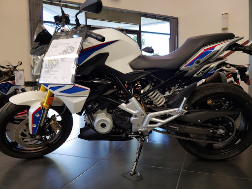 BMW Motorcycle Dealer «BMW Motorcycles of Burbank», reviews and photos, 2913 N Ontario St, Burbank, CA 91504, USA