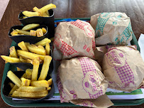 Plats et boissons du Restaurant de hamburgers Au Dolmen Gourmand à Plailly - n°1