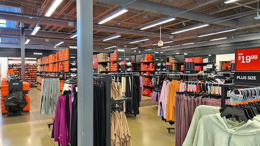 Sportswear Store «Nike Factory Store», reviews and photos, 6800 Oxon Hill Rd #500, Oxon Hill, MD 20745, USA