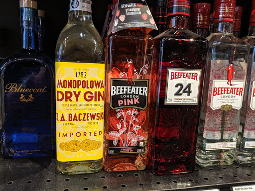 Liquor Store «Pearl Specialty Market & Spirits», reviews and photos, 900 NW Lovejoy St, Portland, OR 97209, USA