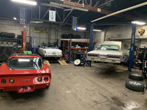 Auto Repair Shop «Gateway Auto Services», reviews and photos, 160 N Elizabeth St, Chicago, IL 60607, USA