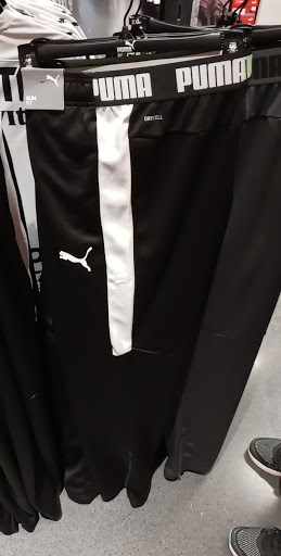 Shoe Store «PUMA», reviews and photos, 5220 Fashion Outlets Way #1180, Rosemont, IL 60018, USA