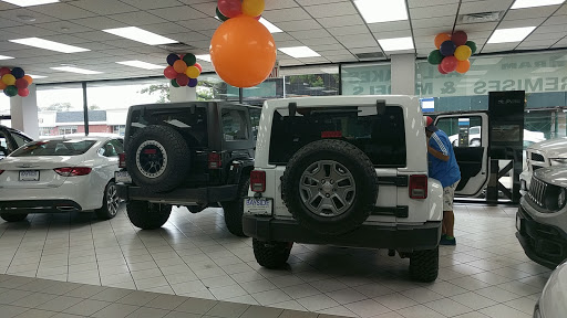 Car Dealer «Bayside Chrysler Jeep Dodge», reviews and photos, 21219 Northern Blvd, Bayside, NY 11361, USA