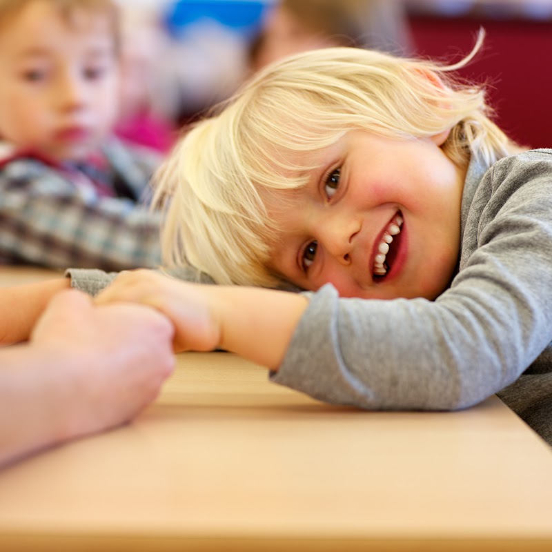 Double Decker Bilingual Preschool / Zweisprachige Vorschule, Kinderkrippe