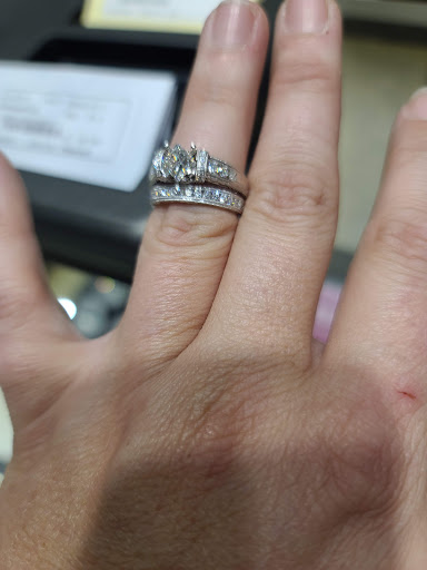 Jeweler «Shane Co.», reviews and photos, 9643 Olive Blvd, Olivette, MO 63132, USA