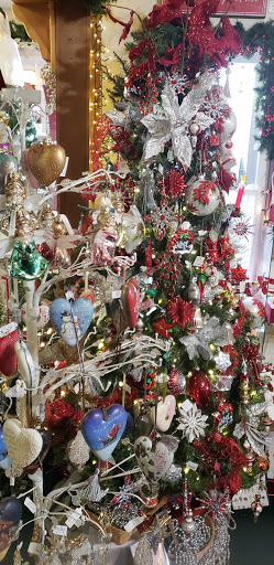 Gift Shop «Beach Basket Gift, Clothing & Christmas Shop», reviews and photos, 4102 Harborview Dr, Gig Harbor, WA 98332, USA