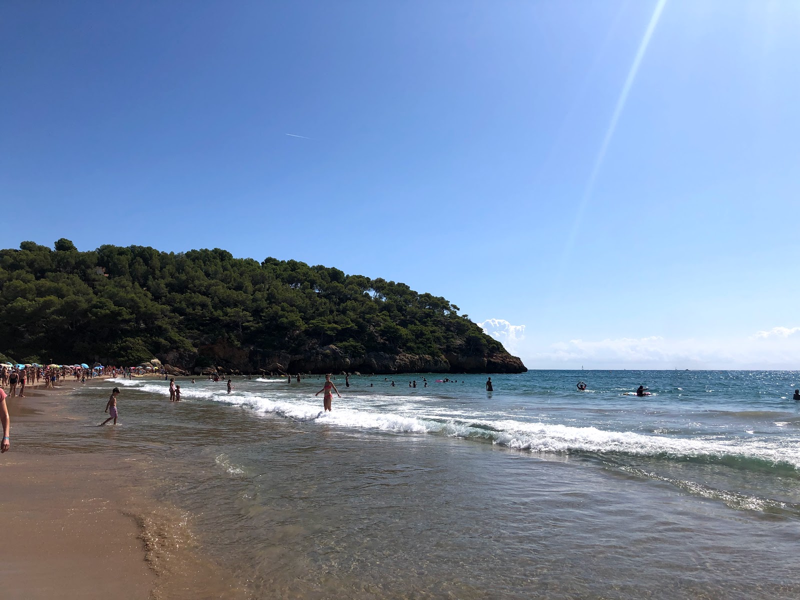 Foto di Platja de la Mora con baia spaziosa