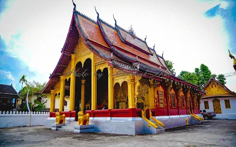 Wat Manorom image