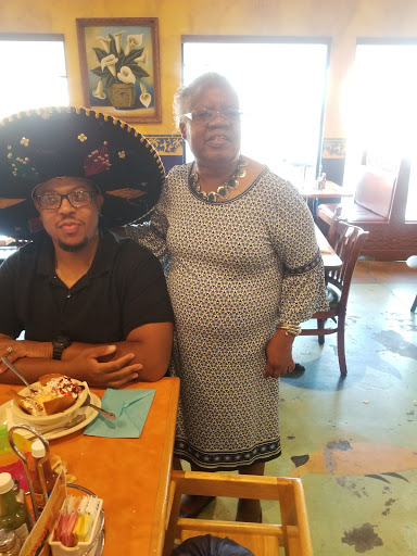 Bakery «Heitzman Traditional Bakery and Deli», reviews and photos, 9426 Shelbyville Rd, Louisville, KY 40222, USA