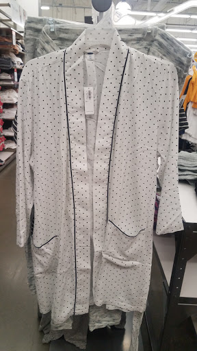 Clothing Store «Old Navy», reviews and photos, 1321 E Gladstone St, Glendora, CA 91740, USA