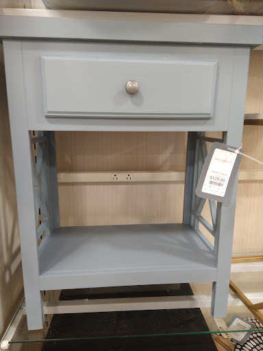 Home Goods Store «Home Goods», reviews and photos, 3 Main St, Edgewater, NJ 07020, USA