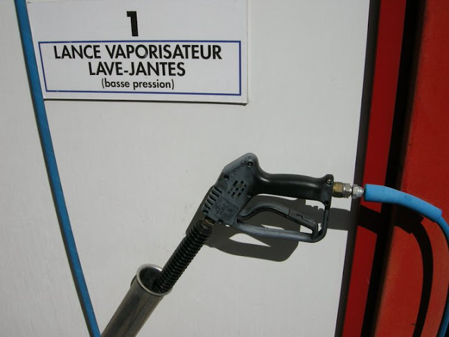 Lavage de la Douane - Autowäsche