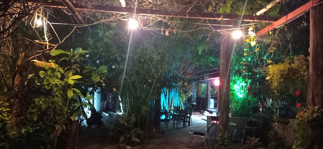 Mandioka-Hostal Cafe Bar