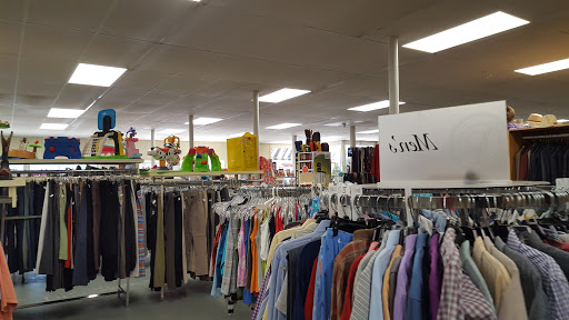 Used Clothing Store «T.E.A.M. Resale Shop», reviews and photos, 300 W Main St, Tomball, TX 77375, USA