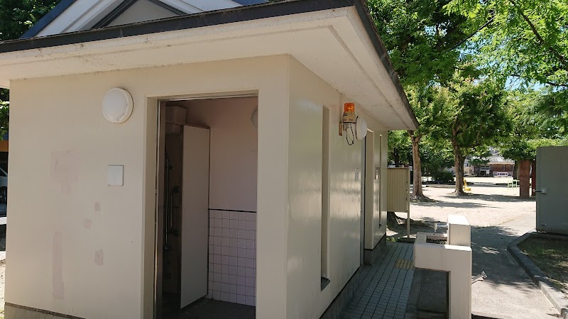 地蔵本公園公衆トイレ