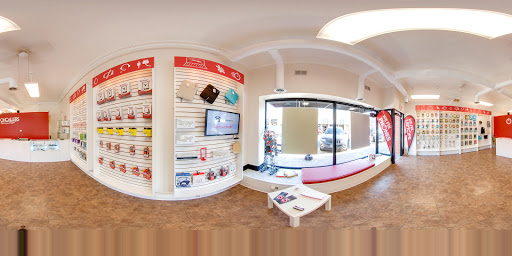 Electronics Repair Shop «ONCALLERS Cell Phone Repair & Computer Services», reviews and photos, 102 W 2nd St, Elmhurst, IL 60126, USA