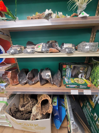 Pet Store «Moby Dick Pet Store Inc», reviews and photos, 3700 Sashabaw Rd, Waterford Twp, MI 48329, USA