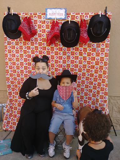 Shopping Mall «Woodforest Shopping Center», reviews and photos, 443 Uvalde Rd, Houston, TX 77015, USA