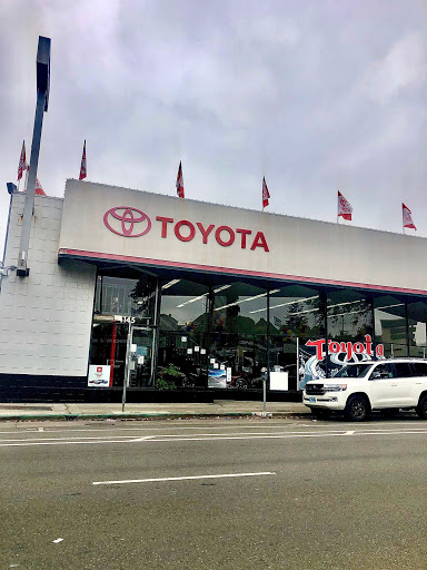 Downtown Toyota of Oakland