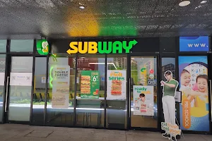 Subway - LeQuest image