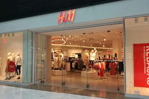 H&M image