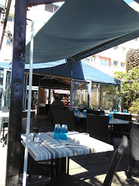 Atmosphère du Restaurant de spécialités provençales Le Cafe Du Port à Hyères - n°4