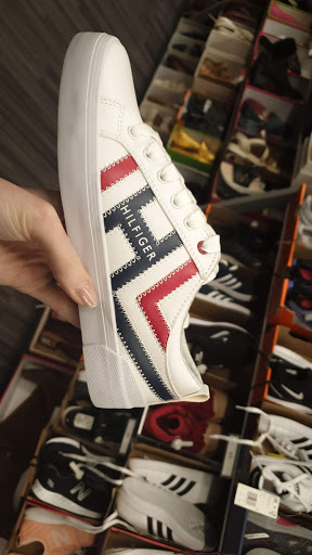 Shopping Mall «Shops at CenterPoint», reviews and photos, 3665 28th St SE, Grand Rapids, MI 49512, USA