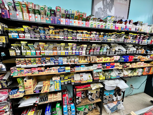 Tobacco Shop «Smokers Heaven KC», reviews and photos, 10145 Wornall Rd, Kansas City, MO 64114, USA