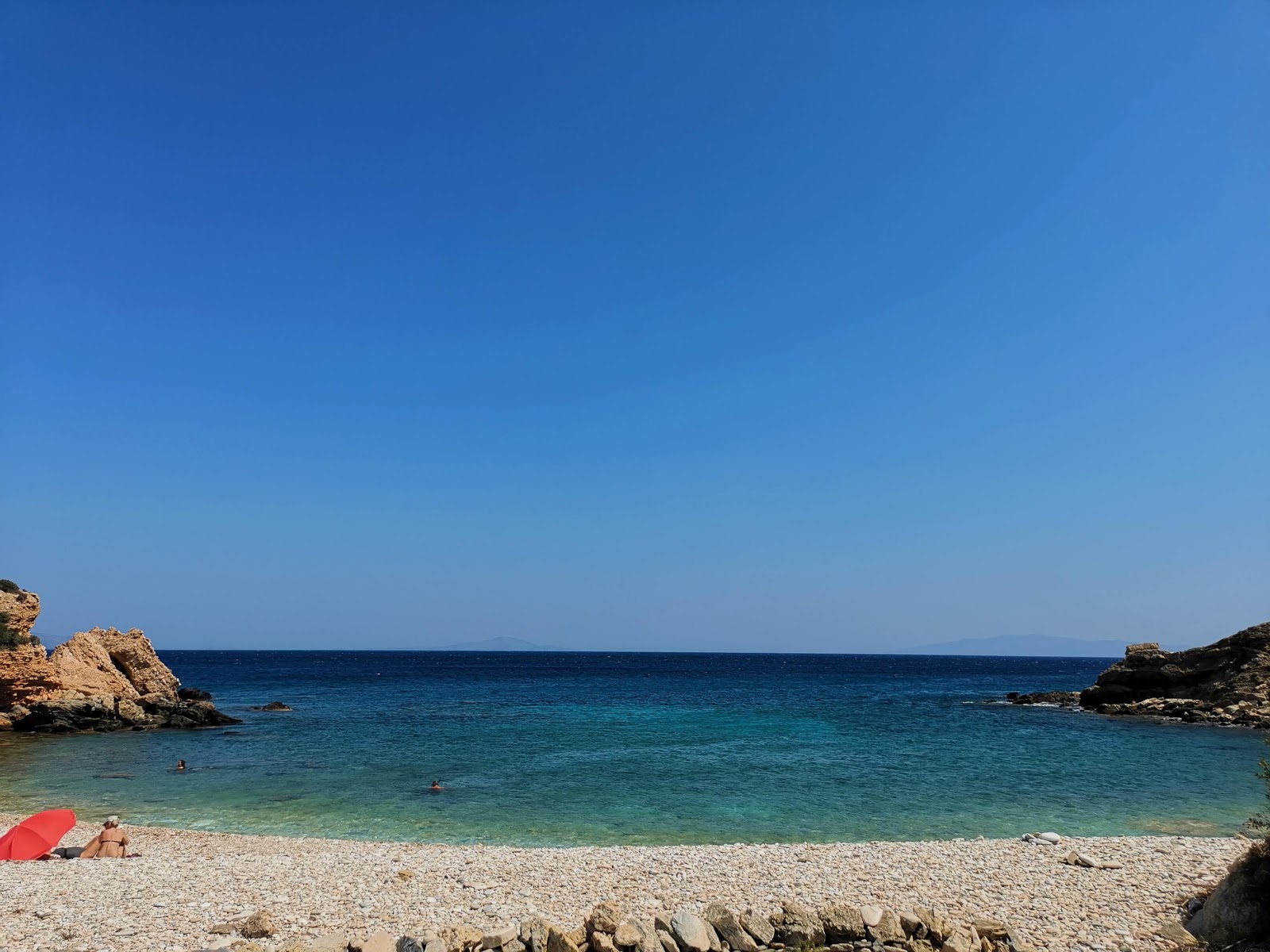 Fotografija Anonimus beach z turkizna čista voda površino